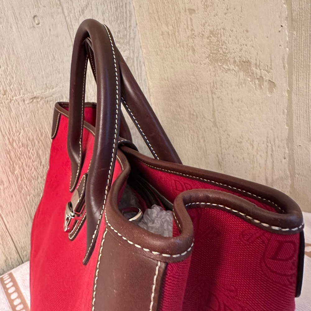 Dooney & Bourke Donegal Crest Red Tote/Handbag - Picture 3 of 8